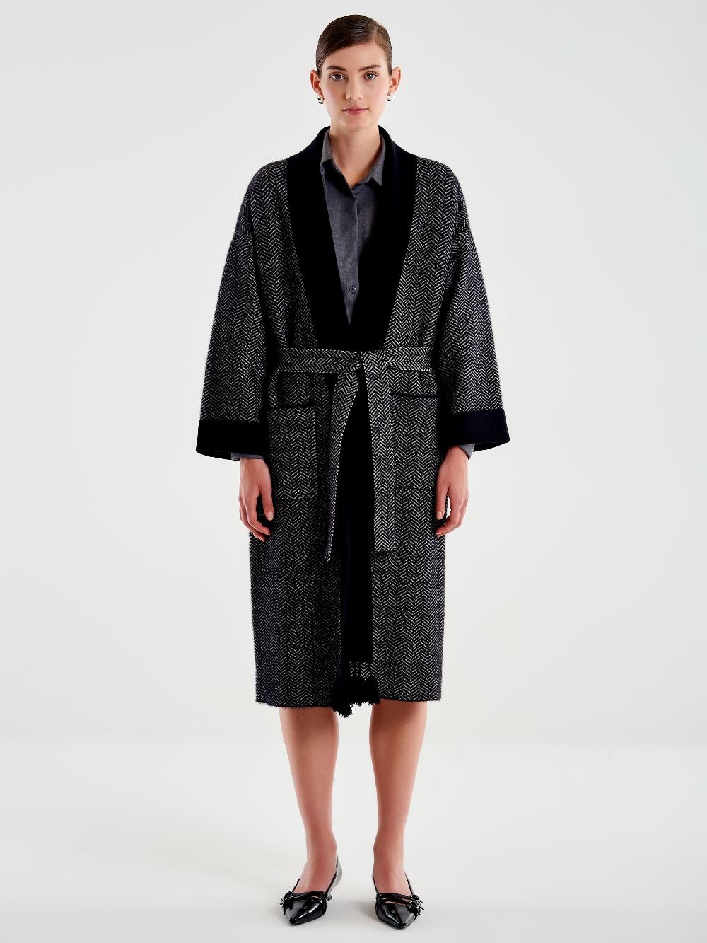Vicolo Cappotto con Nappe in Maglia Nero Italia